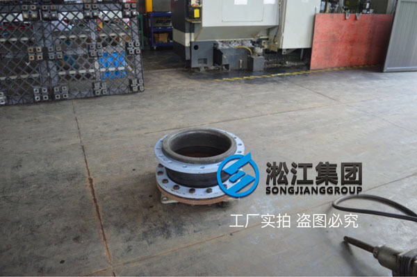 【圖析】DN400橡膠接頭壓力檢測(cè)“好質(zhì)量不是說(shuō)說(shuō)而已” 【圖析】DN400橡膠接頭壓力檢測(cè)“好質(zhì)量不是說(shuō)說(shuō)而已”